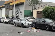 Roban camioneta, chocan contra tres vehículos y huyen en la CDMX