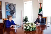 Se reúne Velasco con Michelle Bachelet en Chile