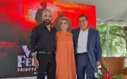 Tributo al rey con banda: álbum de duetos póstumos de Vicente Fernández