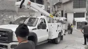 Tráiler sin frenos cae sobre vivienda en Ecatepec y causa daños
