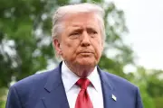 Trump afirma monitorear uranio iraní para evitar armas nucleares