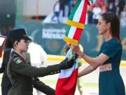 Ultraderecha mexicana se arrodilla ante Ayuso; Sheinbaum defiende soberanía