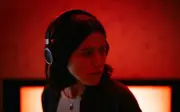 Undertone: Frecuencia Maldita, terror auditivo en cartelera