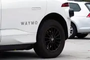 Waymo sufre otro incidente en carretera inundada en Atlanta