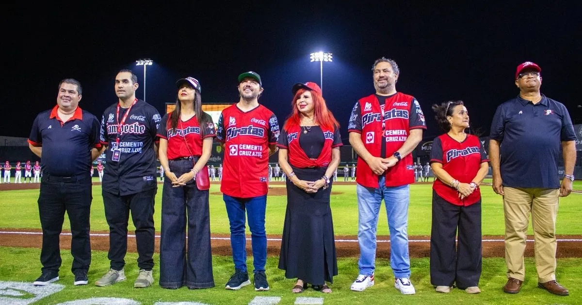 Abuchean a Layda Sansores en inauguración de la LMB en Campeche