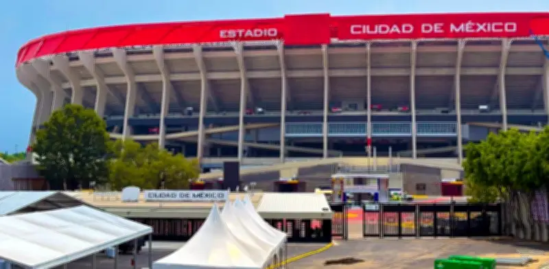 Acusan a México de planear contaminar el aire para vencer a Inglaterra en el Mundial 2026