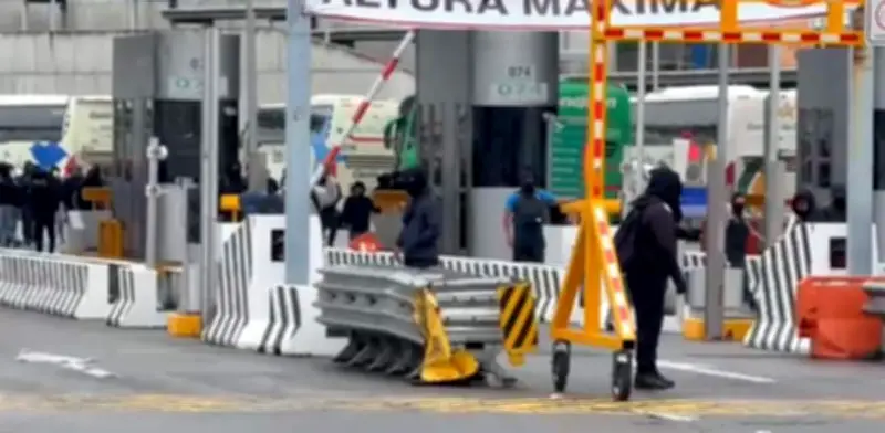 Alertan que normalistas de Ayotzinapa buscan violentar marchas en CDMX