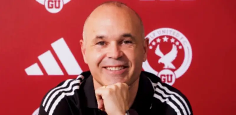 Andrés Iniesta inicia su carrera como DT en el Gulf United de EAU