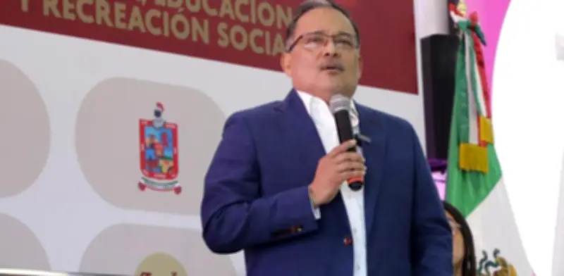 Andrés Mijes apuesta a su experiencia y acepta reglas de Morena en Nuevo León
