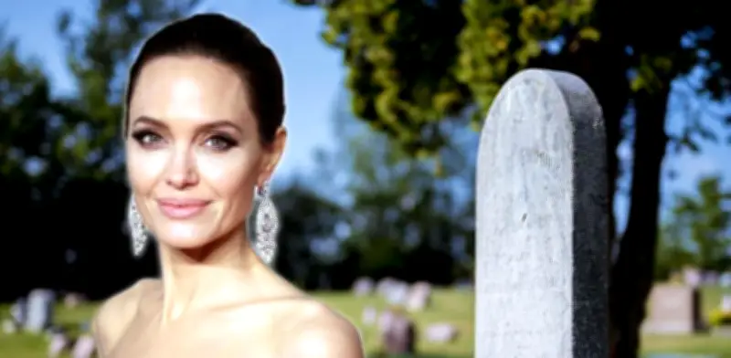 Angelina Jolie estudió para ser directora de funerarias antes de la actuación