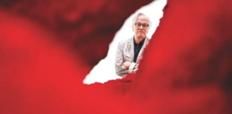 Anish Kapoor regresa a Londres con rojo y negro en gran formato
