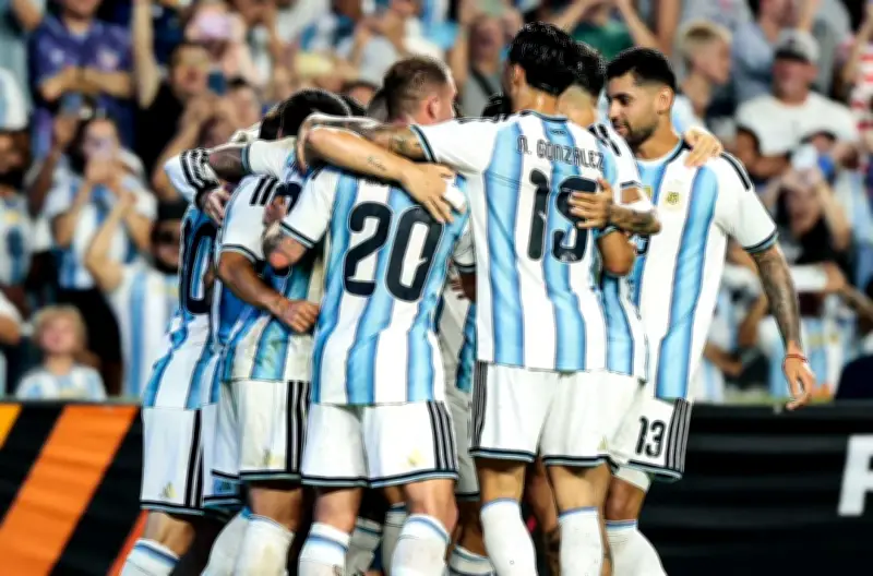 Argentina vence 3-0 a Islandia con gol de Messi y llega lista al Mundial