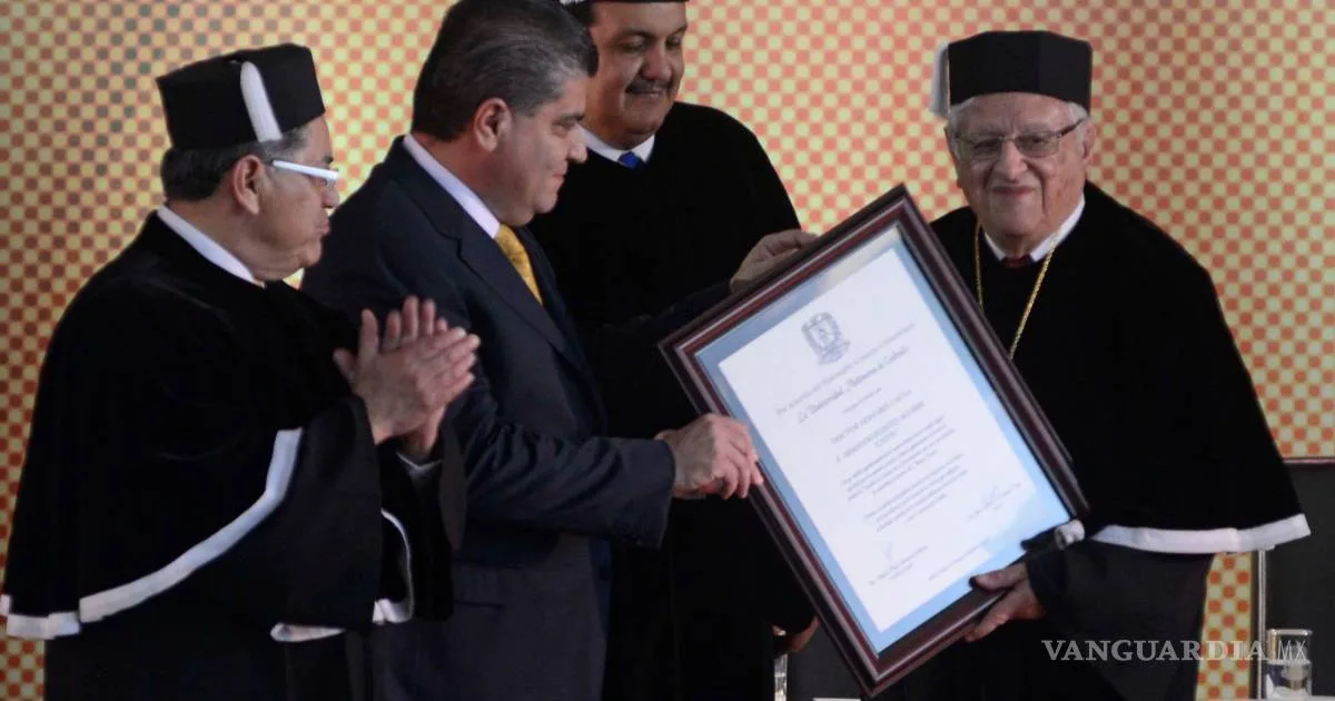 UAdeC otorga Honoris Causa a Armando Fuentes Aguirre 'Catón'