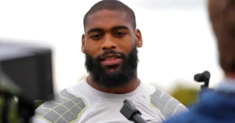 Arrestan a Jonathon Cooper, linebacker de Broncos, por violencia doméstica