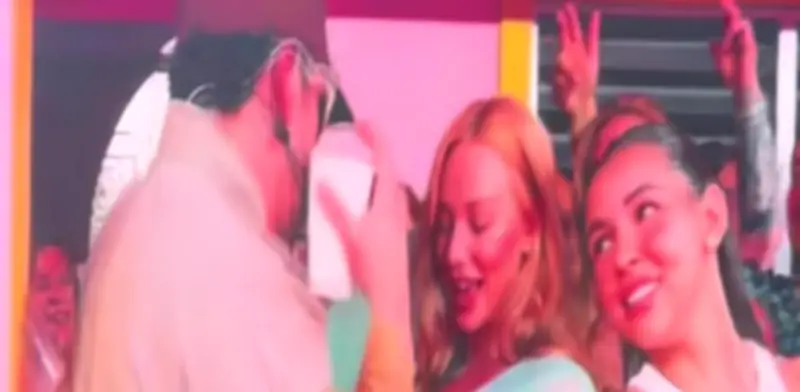 Bad Bunny y Ester Expósito bailan juntos en concierto en Madrid y encienden las redes