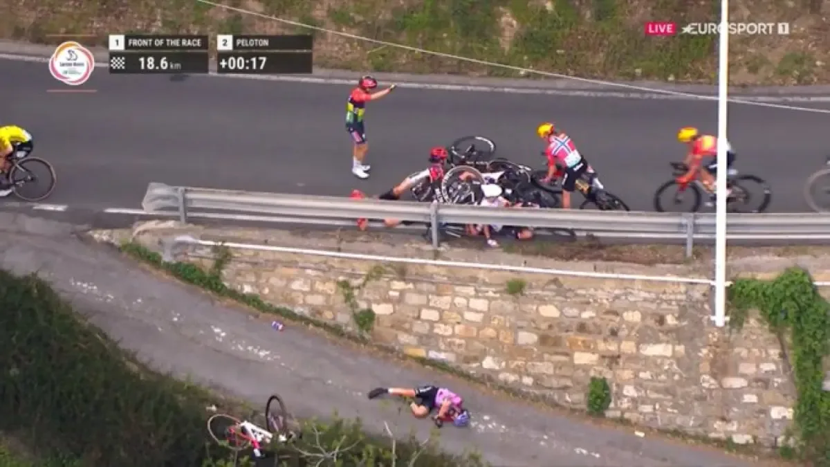Caídas violentas en la Milán-San Remo 2026 afectan a ciclistas