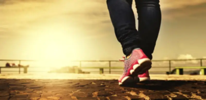 Caminar 30 minutos al día: cambios sorprendentes en tu cuerpo