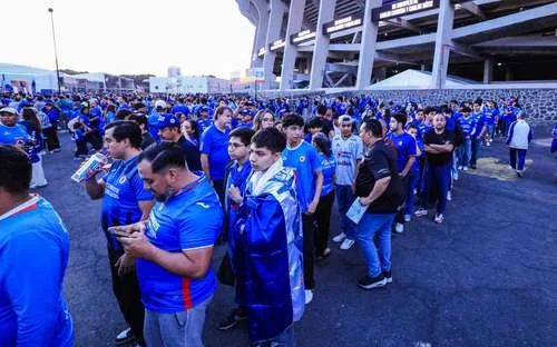Caos en preventa de Cruz Azul vs Chivas: Fanki cancela boletos y Profeco interviene