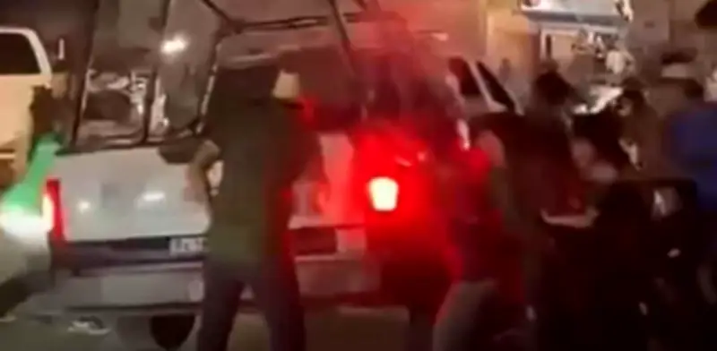 Celebración de fútbol en Apatzingán termina en disparos de policía