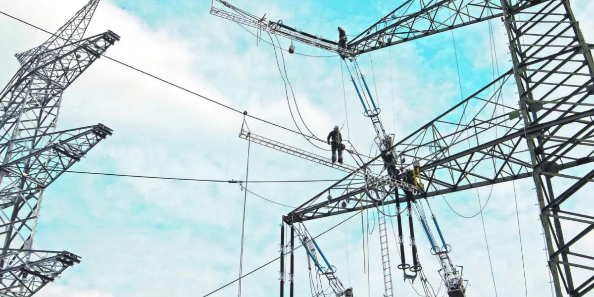 CFE y Cenace alertan por riesgo de apagones en julio ante alta demanda eléctrica