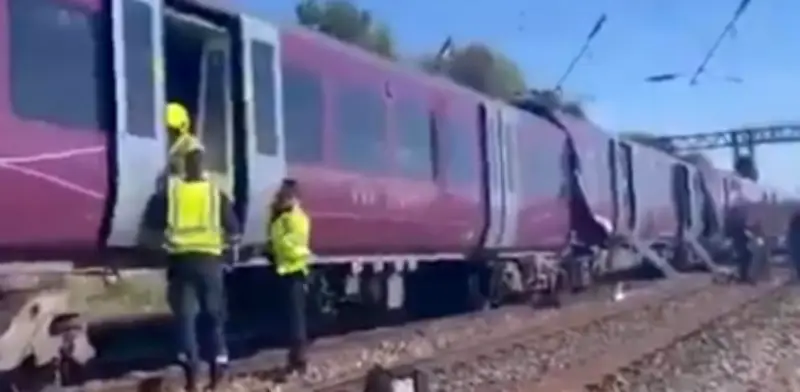 Choque de dos trenes en Bedford, Reino Unido, deja múltiples heridos