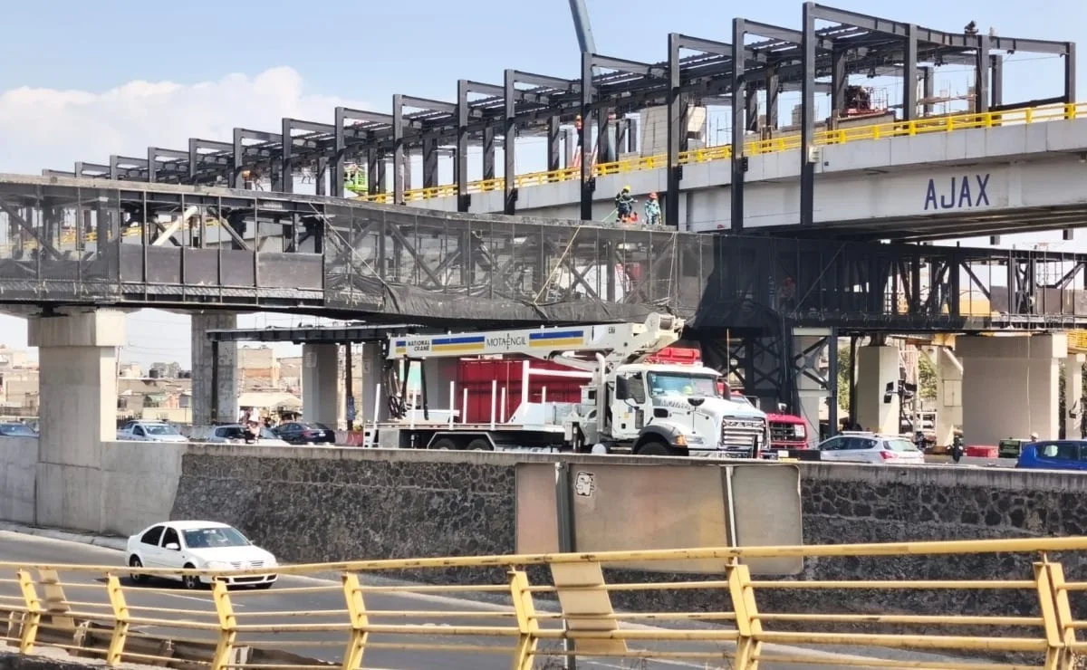 Cierres en autopista México-Puebla por obras del trolebús duplican tiempos de traslado
