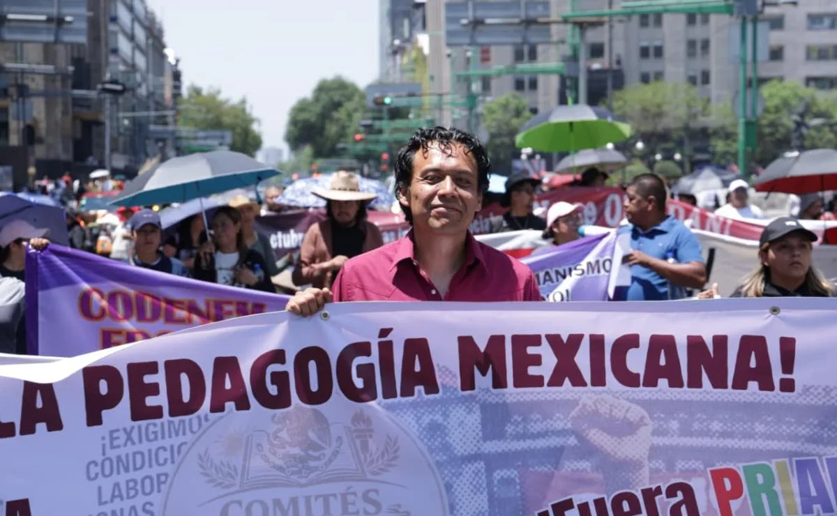 CNTE se deslinda de Marx Arriaga tras marcha del Día del Maestro