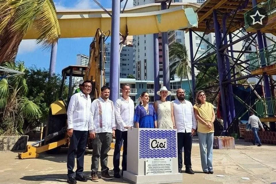 Colocan primera piedra de Cici Aquapark en Acapulco