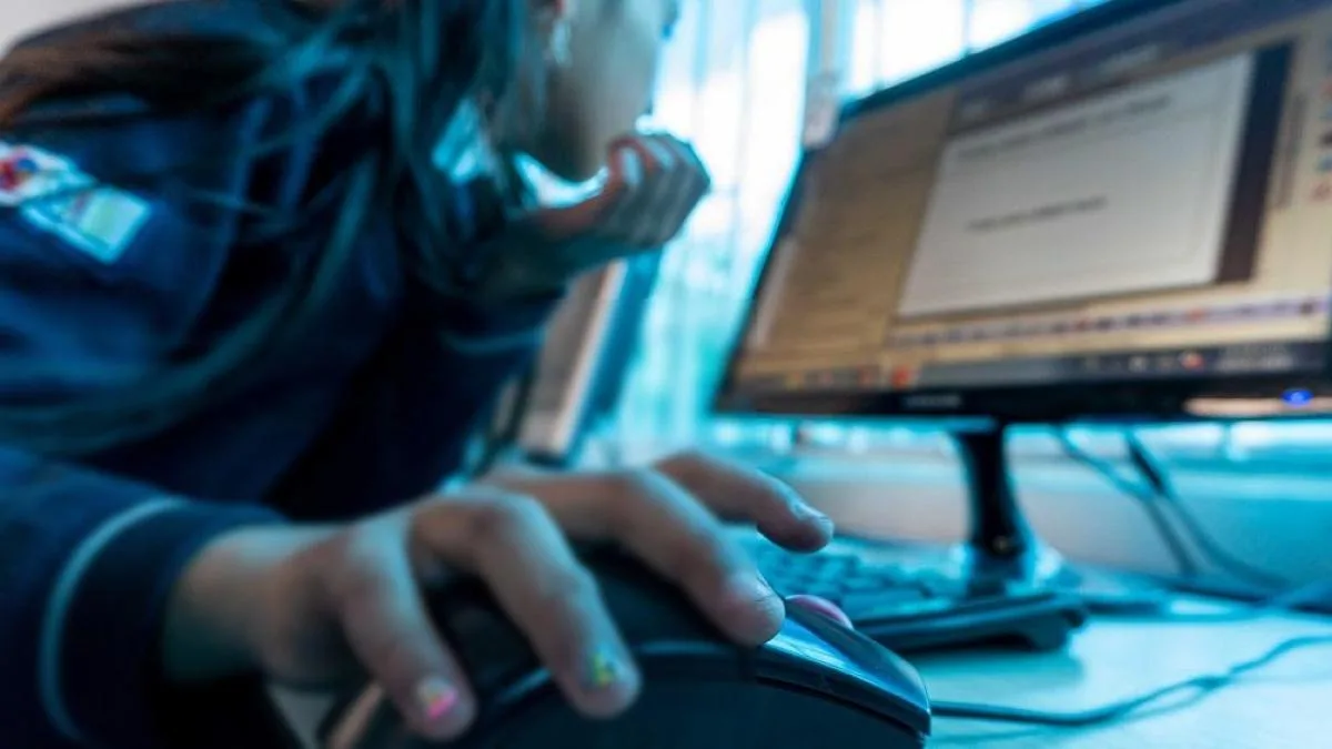 Condenan a maestra en Tamaulipas por ciberacoso contra madre e hijos