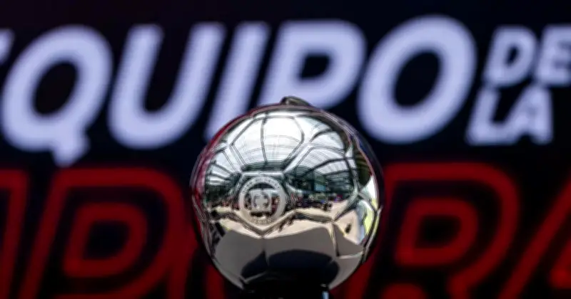 Cruz Azul recibe premio al mejor equipo de la temporada 2025-2026