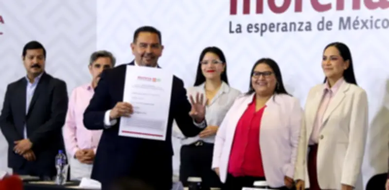 Cruz Pérez Cuéllar formaliza registro como aspirante de Morena en Chihuahua