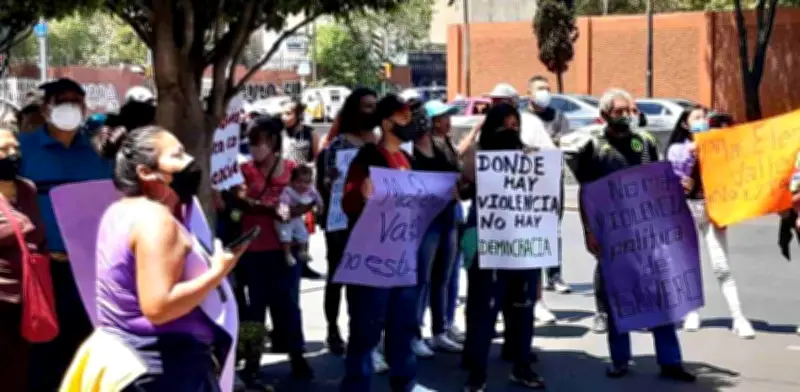 Denuncian favoritismo y machismo en el PRI durante protesta