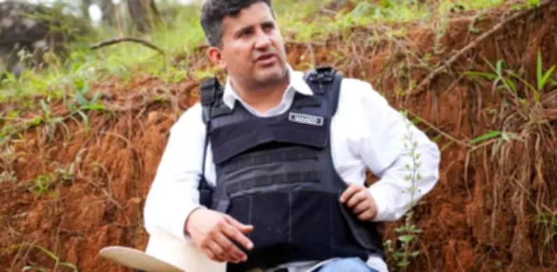 Detienen a exfuncionario y agente por caso Manzo en Michoacán
