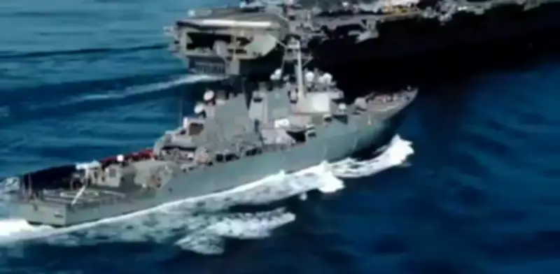EE.UU. bombardea objetivos iraníes en el estrecho de Ormuz tras ataque a buque