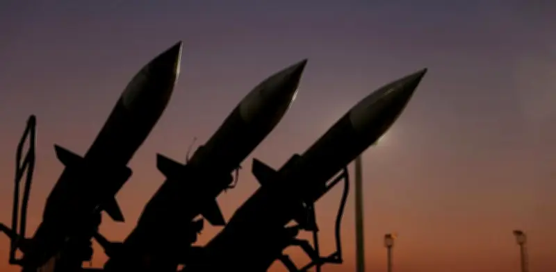 EE.UU. bombardea radares iraníes tras interceptar drones en el estrecho de Ormuz