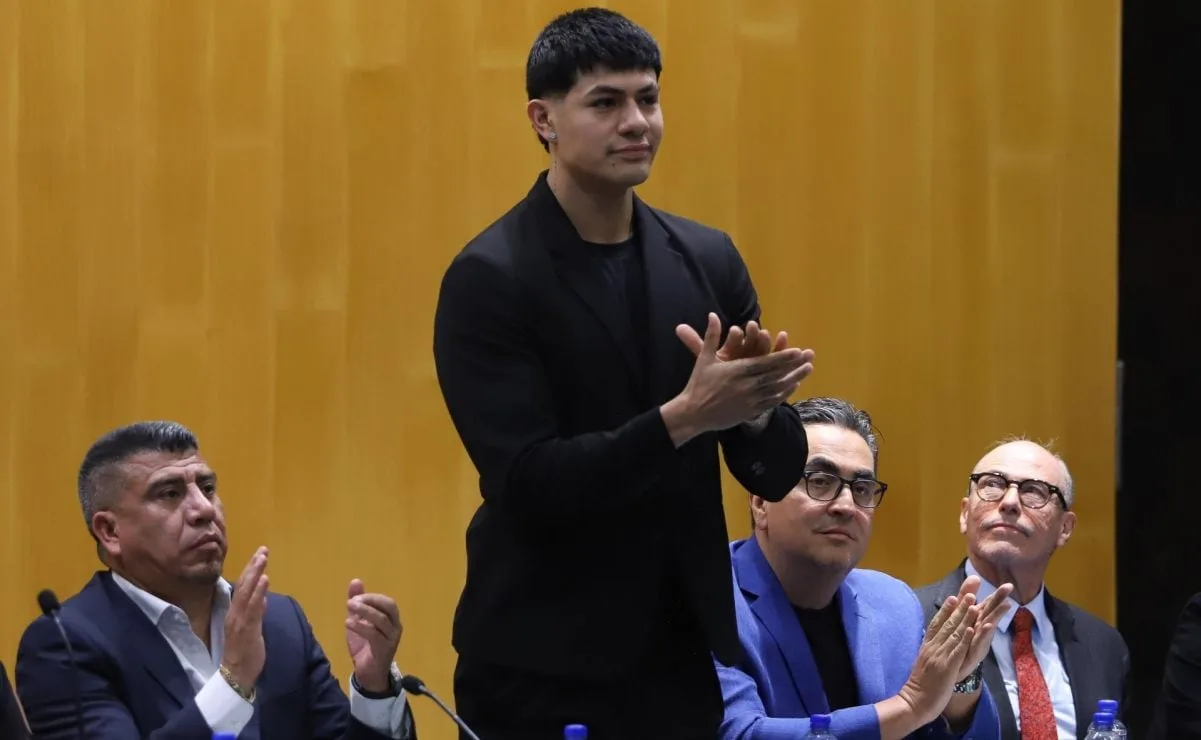 El Bogueto llega a la Cámara de Diputados para foro sobre adicciones y genera polémica