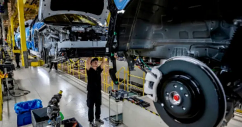 El espejismo automotriz: México ensambla, pero no innova