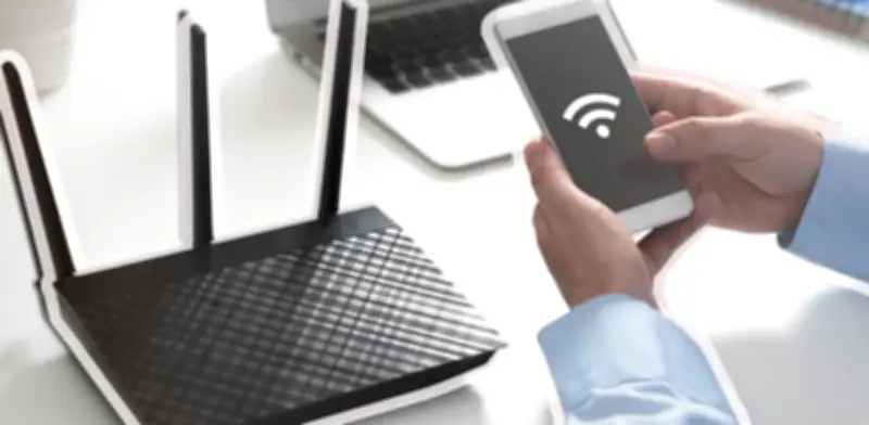 El truco de los 10 segundos para mejorar la señal WiFi sin repetidores