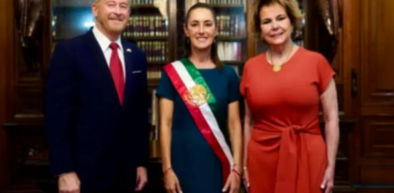 Embajador de EU felicita a Sheinbaum por su cumpleaños 64