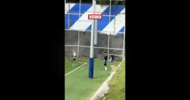 Esteban Andrada ya reportó con Rayados para la apertura 2026