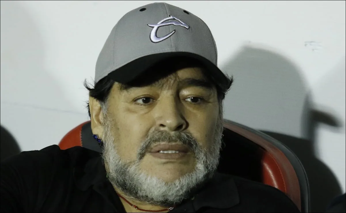 Expareja de Maradona acusa de 'asesinos' a médicos imputados en juicio por su muerte