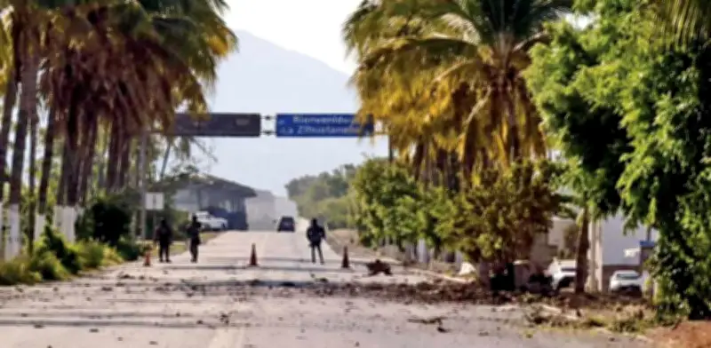 Explosión y violencia sacuden a Escuinapa antes de visita de gobernadora