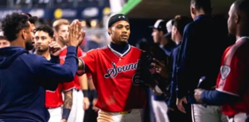 Exprospecto de MLB deja el béisbol y regresa al fútbol americano universitario