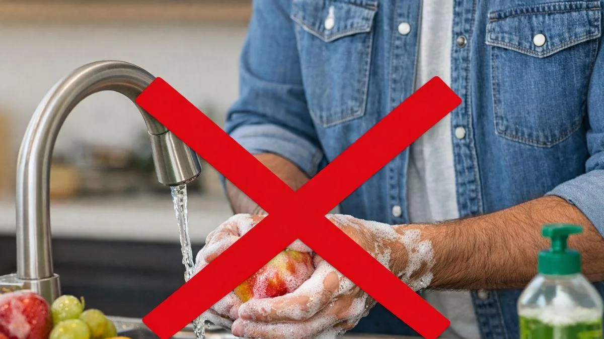 FDA advierte: no uses jabón para lavar frutas y verduras