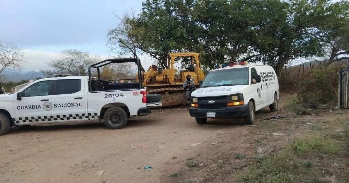 FGR identifica restos en fosa clandestina de Concordia, Sinaloa