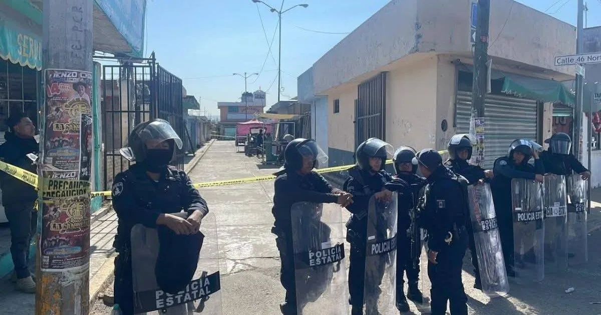Hallan restos humanos en fosa clandestina dentro del Mercado Morelos de Puebla