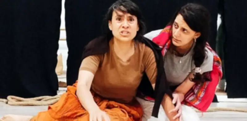 Fuego en la voz: teatro contra la violencia de Estado hacia mujeres