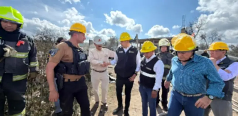 Gobernador Armenta supervisa explosión en Tepeaca; sin víctimas