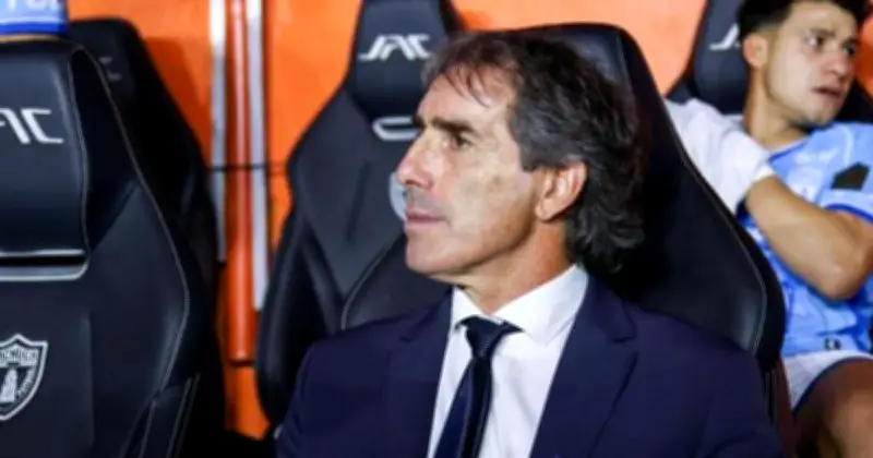 Guillermo Almada llega a México para firmar con el América