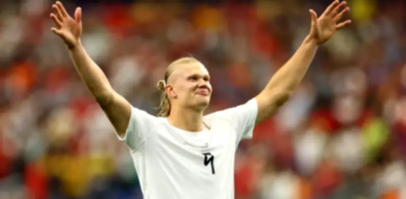 Haaland lleva a Noruega a octavos del Mundial; enfrentarán a Brasil